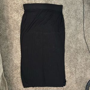 Black slit skirt